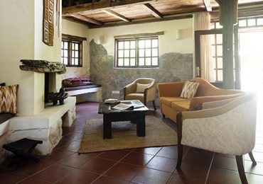 Rivertrees-Lodge-Tanzania-Africa-The-River-House-living room-1_500x350